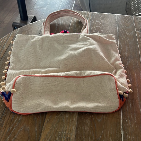 Medium-Large tote bag. It has stitching and beading work on the front - Picture 2 of 4